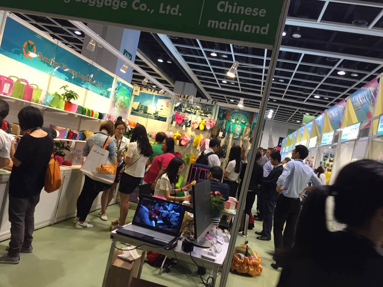 Charming HK Fair-1
