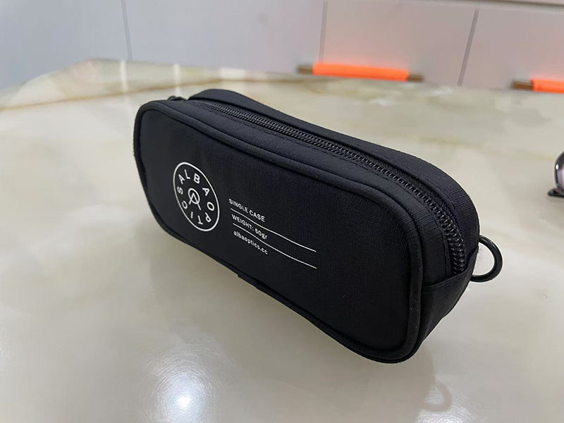 Single sunglass storage bag