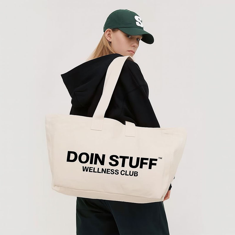 Fashion girl's tote bag