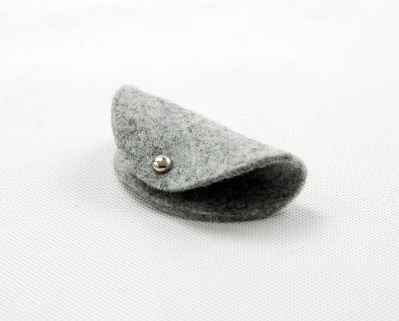 Felt earphone organizer grey